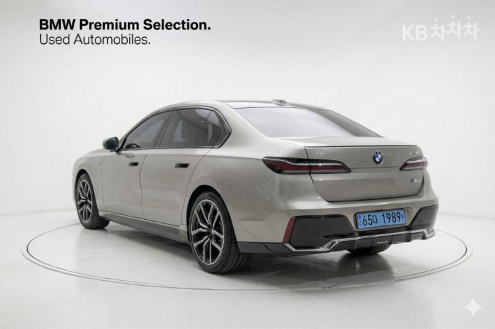 BMW i7 eDrive 50 M Sport 5