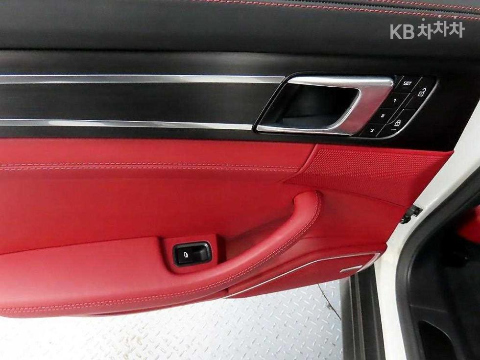 Porsche Panamera — miniaturë 12