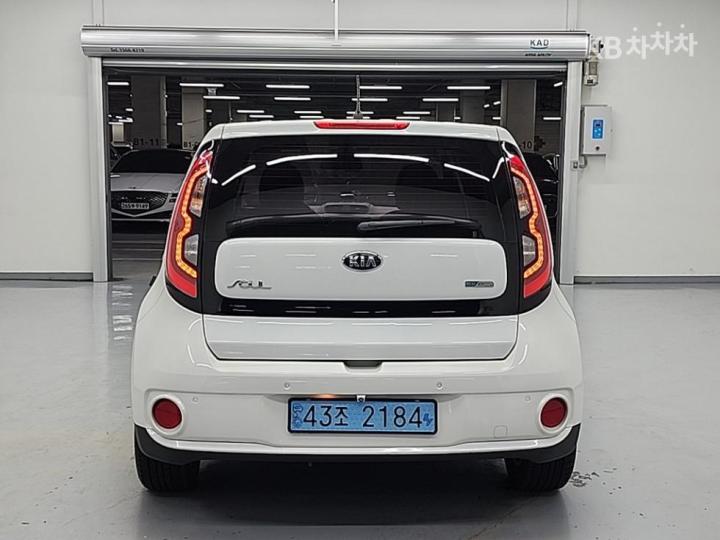 Kia Soul EV 4
