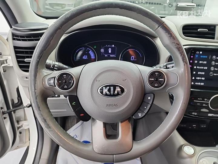 Kia Soul EV 10