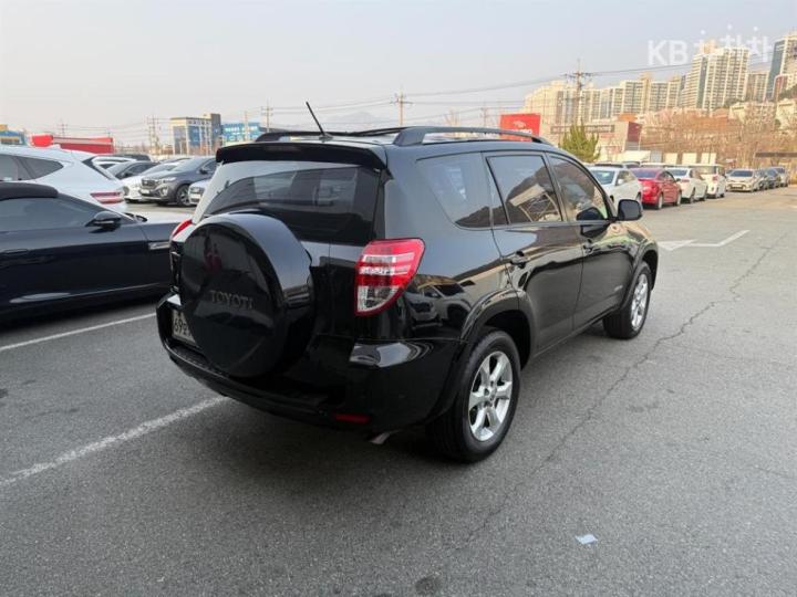 Toyota RAV4 2.5 2WD 5