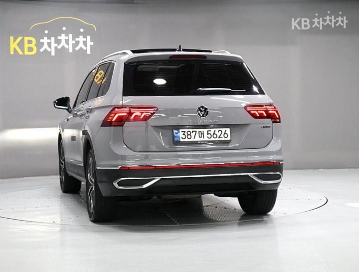 Volkswagen Tiguan 2.0 TDI 4Motion Prestige 5