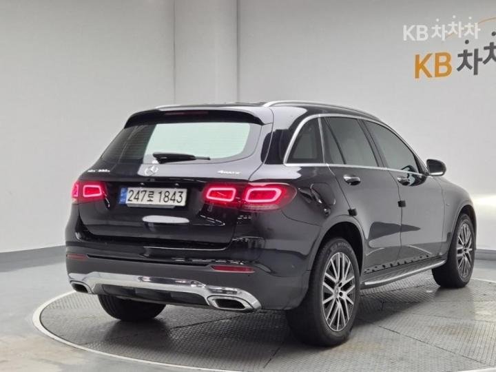 Mercedes-Benz GLC-Class X253 350e 4Matic Base Type 4