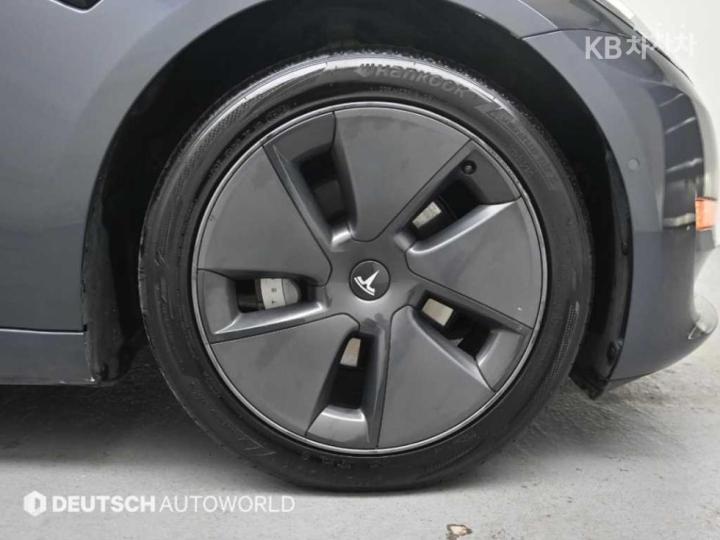 Tesla Model 3 Long Range 6