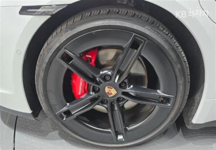 Porsche Taycan 4S 7