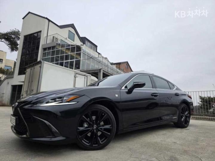 Lexus ES New Generation 300h Executive 3