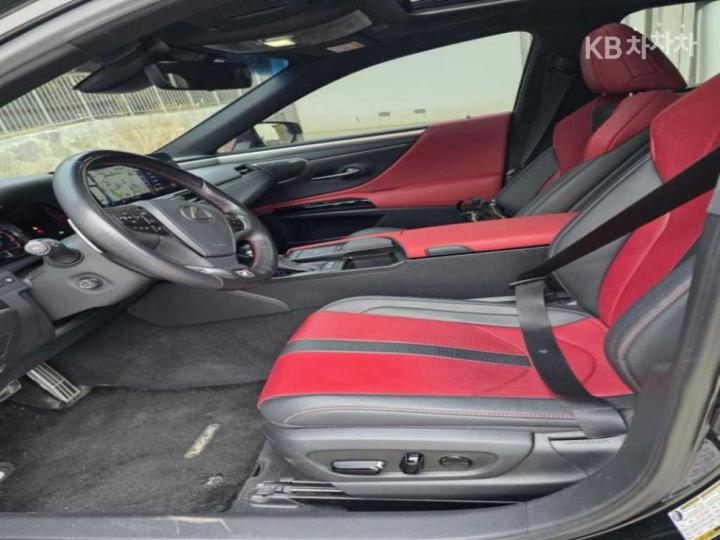 Lexus ES New Generation 300h Executive 8