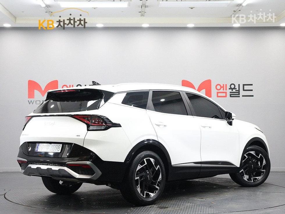 2023 - kia sportage