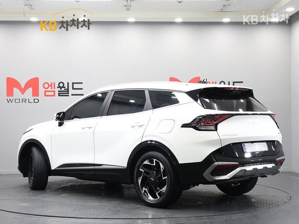 2023 - kia sportage