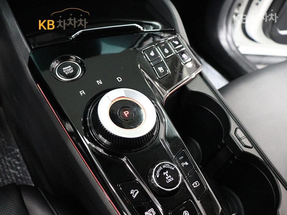 2023 - kia sportage
