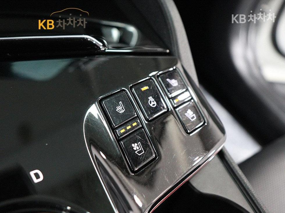 2023 - kia sportage