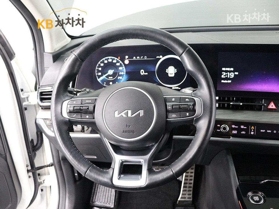 2023 - kia sportage