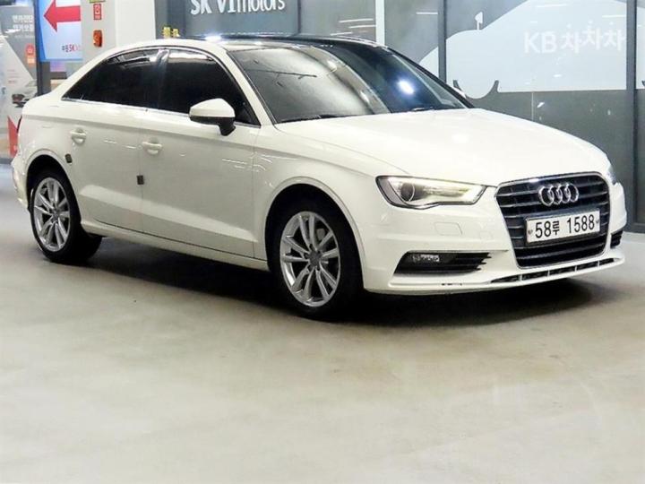 Audi A3 NEW 2.0 TDI Sedan Dynamic 8V