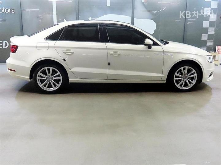 Audi A3 NEW 2.0 TDI Sedan Dynamic 8V 4