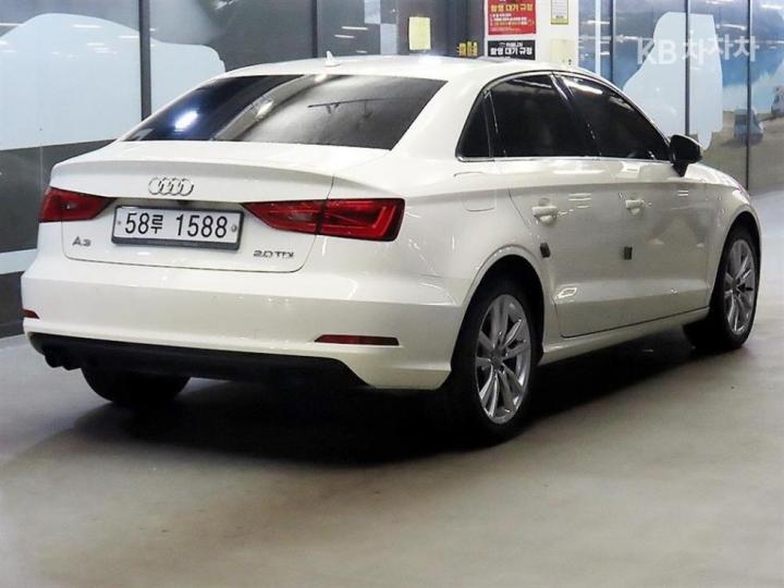 Audi A3 NEW 2.0 TDI Sedan Dynamic 8V 5