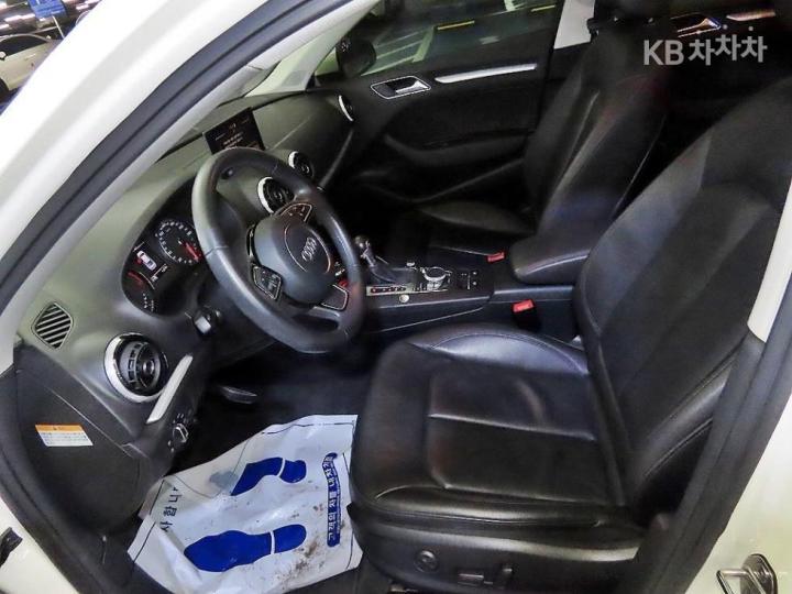 Audi A3 NEW 2.0 TDI Sedan Dynamic 8V 7