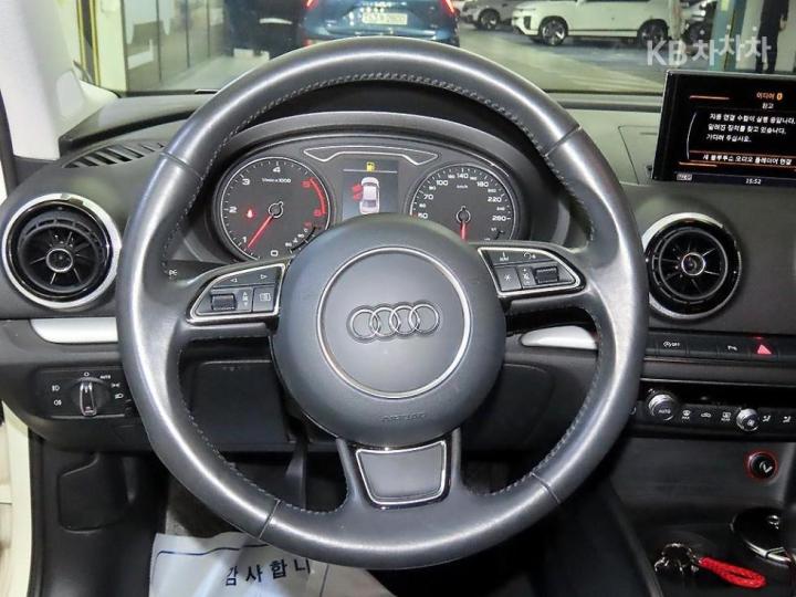 Audi A3 NEW 2.0 TDI Sedan Dynamic 8V 9