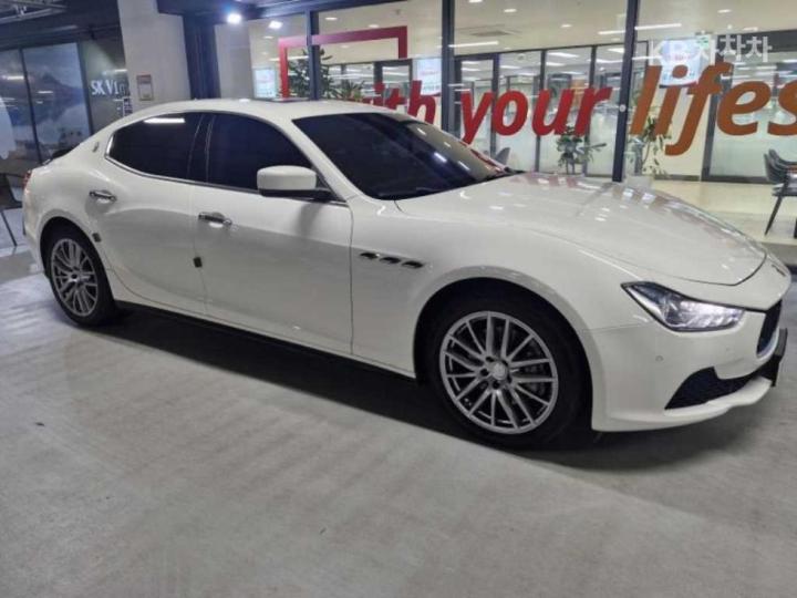 Maserati Ghibli 3.0 V6 3