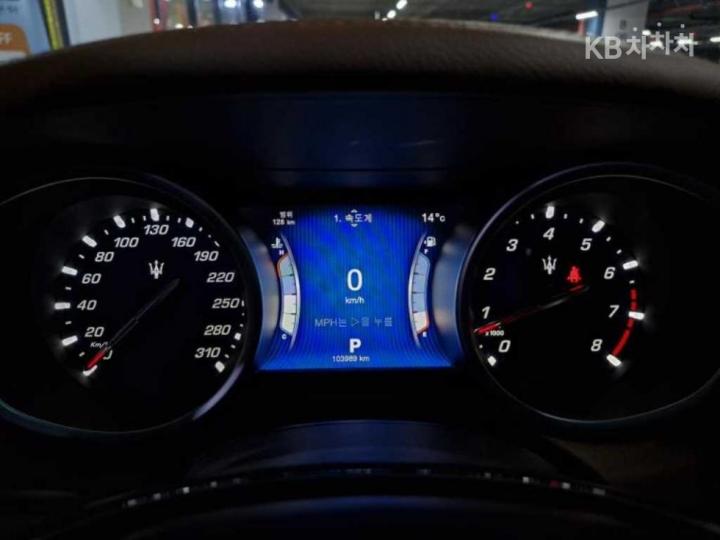 Maserati Ghibli 3.0 V6 10