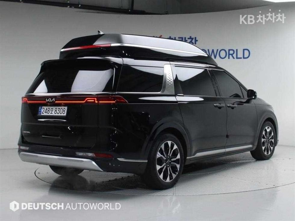 2023 - kia carnival