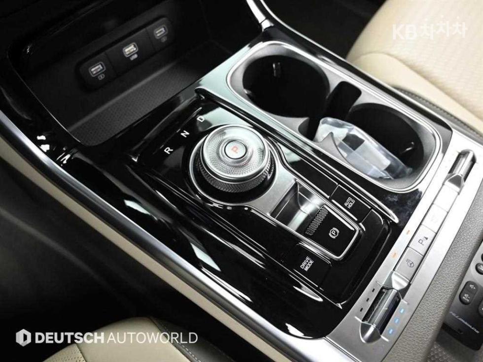 2023 - kia carnival