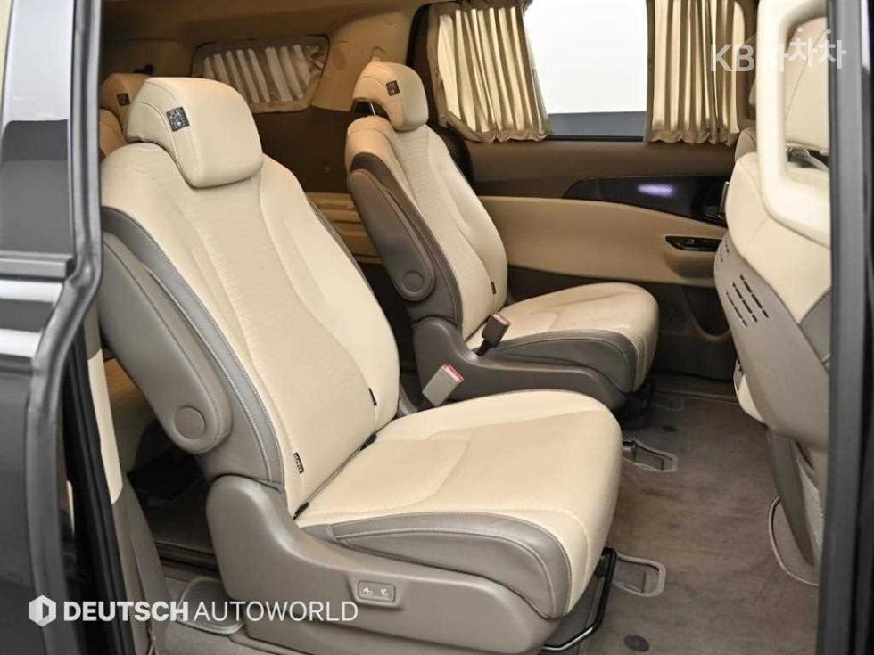 2023 - kia carnival