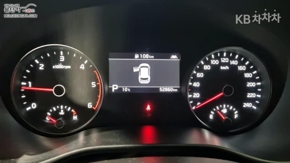 2021 - kia sportage