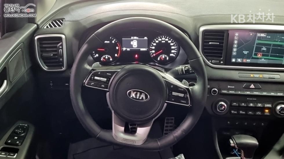 2021 - kia sportage