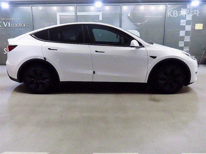 Tesla Model Y RWD Base Type 4