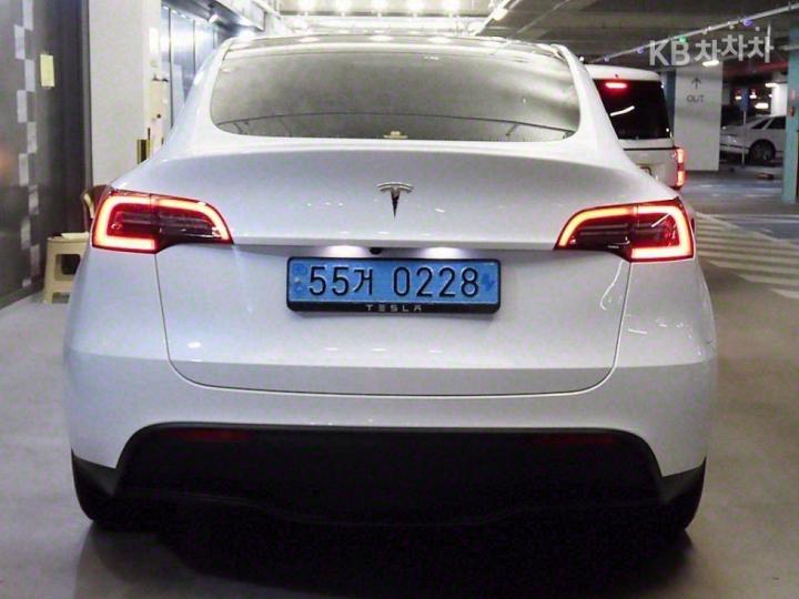 Tesla Model Y RWD Base Type 6