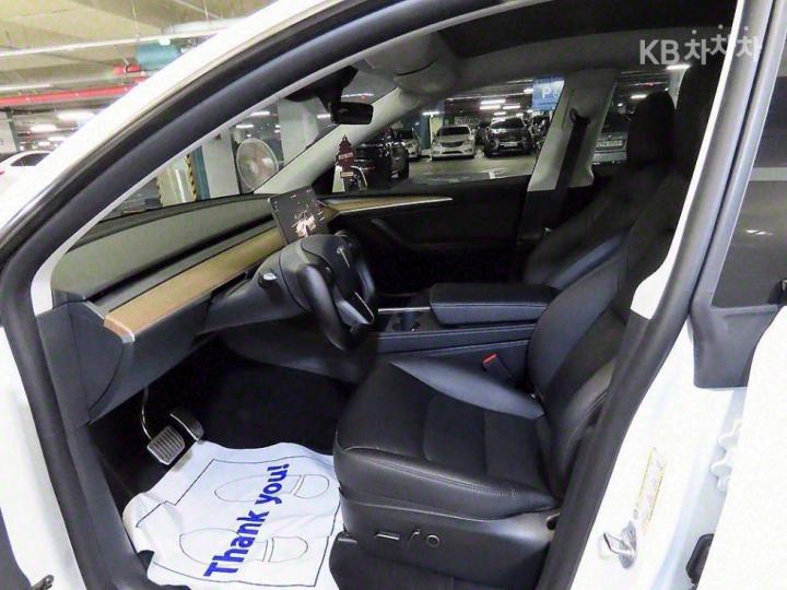 Tesla Model Y RWD Base Type 7