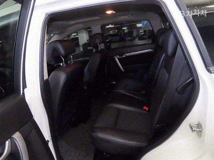 Chevrolet Captiva 2WD LT 8