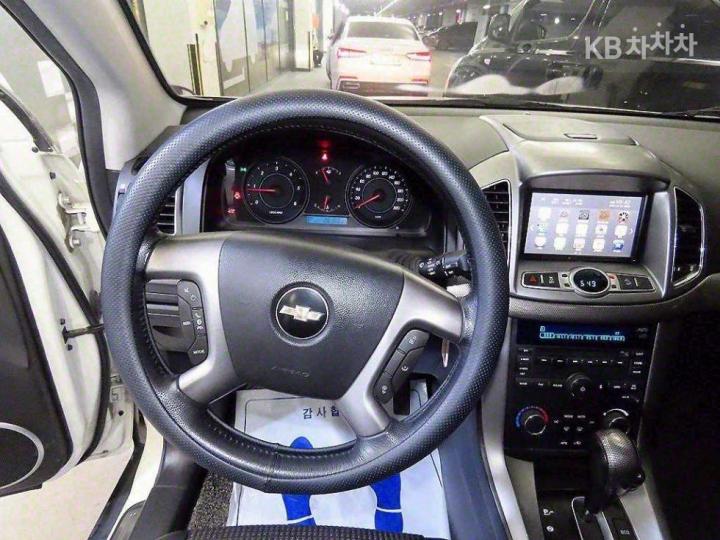 Chevrolet Captiva 2WD LT 9