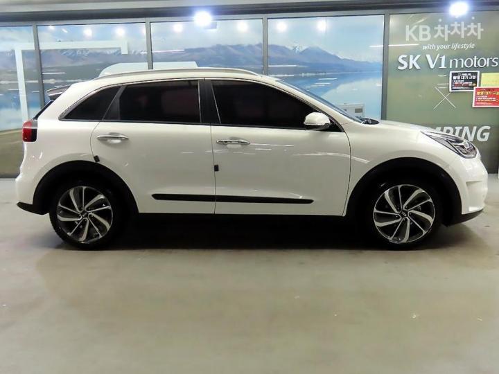 Kia Niro 1.6 Noblesse 4