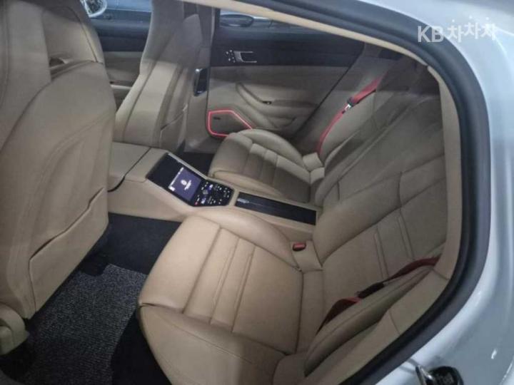 Porsche Panamera 971 3.0 4 Base Type 7