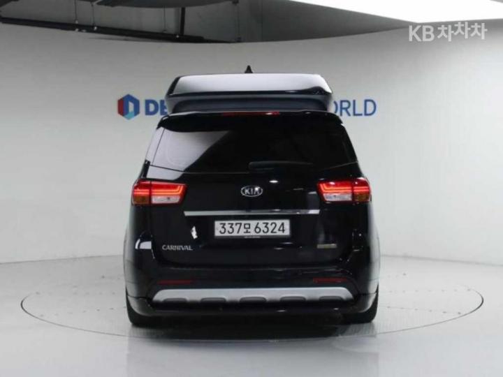 Kia Carnival 3.3 Gasoline High Limousine President 5