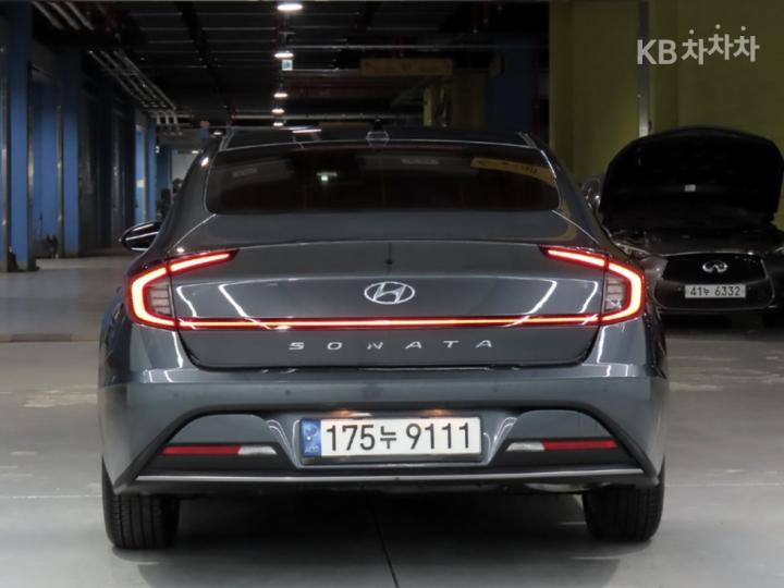 Hyundai Sonata DN8 2.0 Premium Family 4