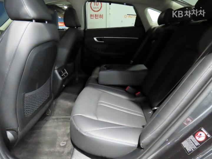 Hyundai Sonata DN8 2.0 Premium Family 10