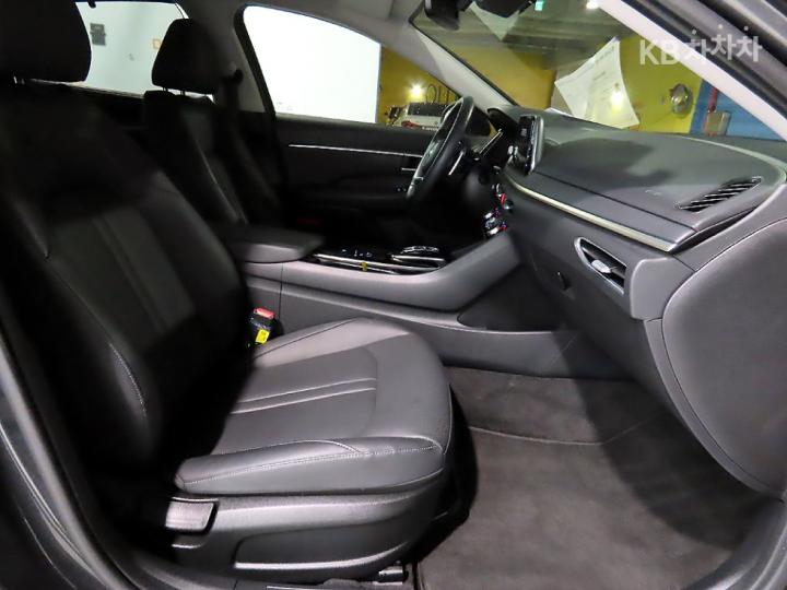 Hyundai Sonata DN8 2.0 Premium Family 9