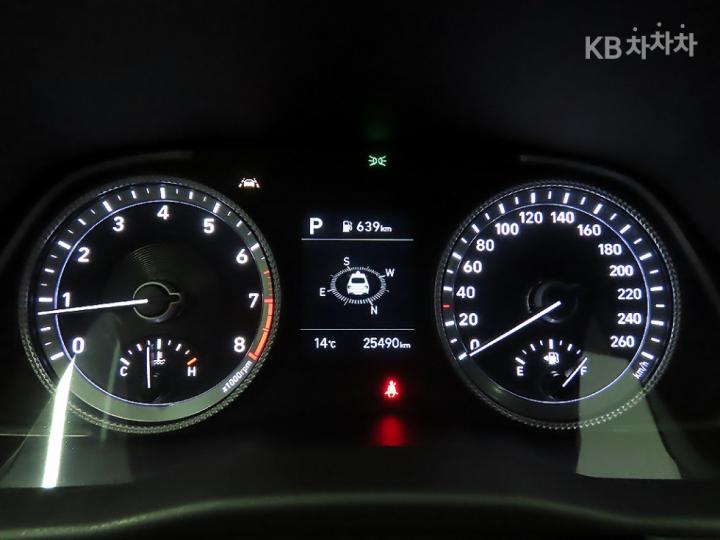 Hyundai Sonata DN8 2.0 Premium Family 6