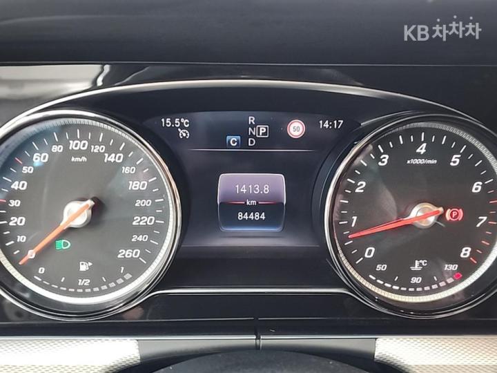 Mercedes-Benz E-Class W213 E300 Avantgarde 7