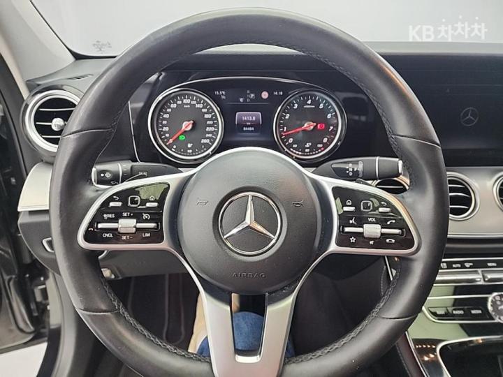 Mercedes-Benz E-Class W213 E300 Avantgarde 10