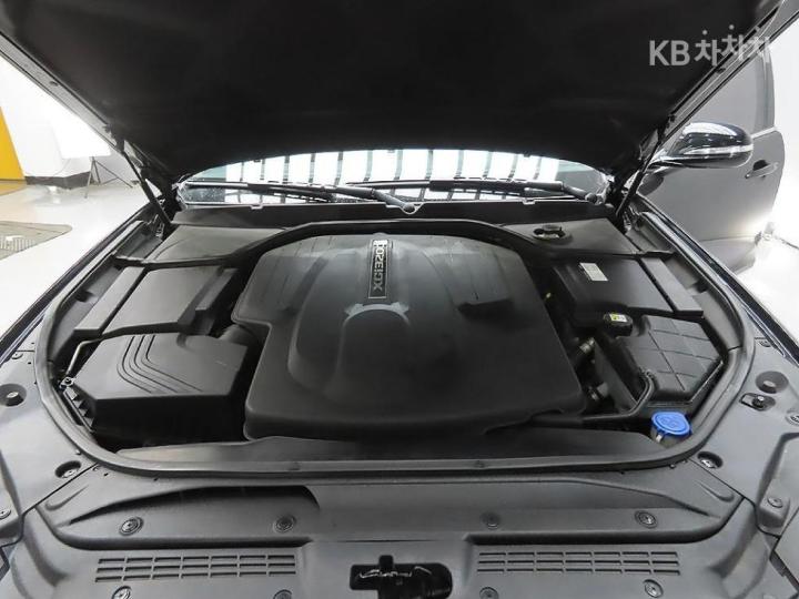 KG Mobility (Ssangyong) Chairman New W CW600 SVIP 9