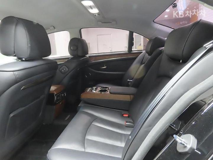 KG Mobility (Ssangyong) Chairman New W CW600 SVIP 10