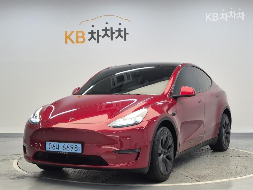 Tesla Model Y Long Range - фото 1