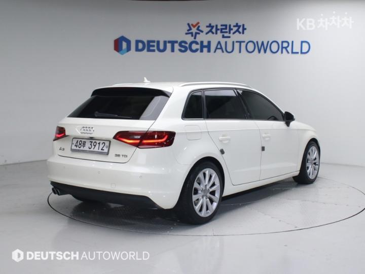 Audi A3 NEW 35 TDI Sportback Dynamic 8V 3