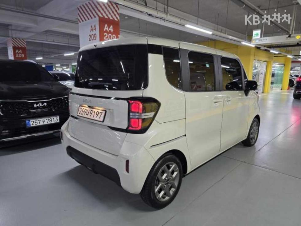 2023 - kia kia