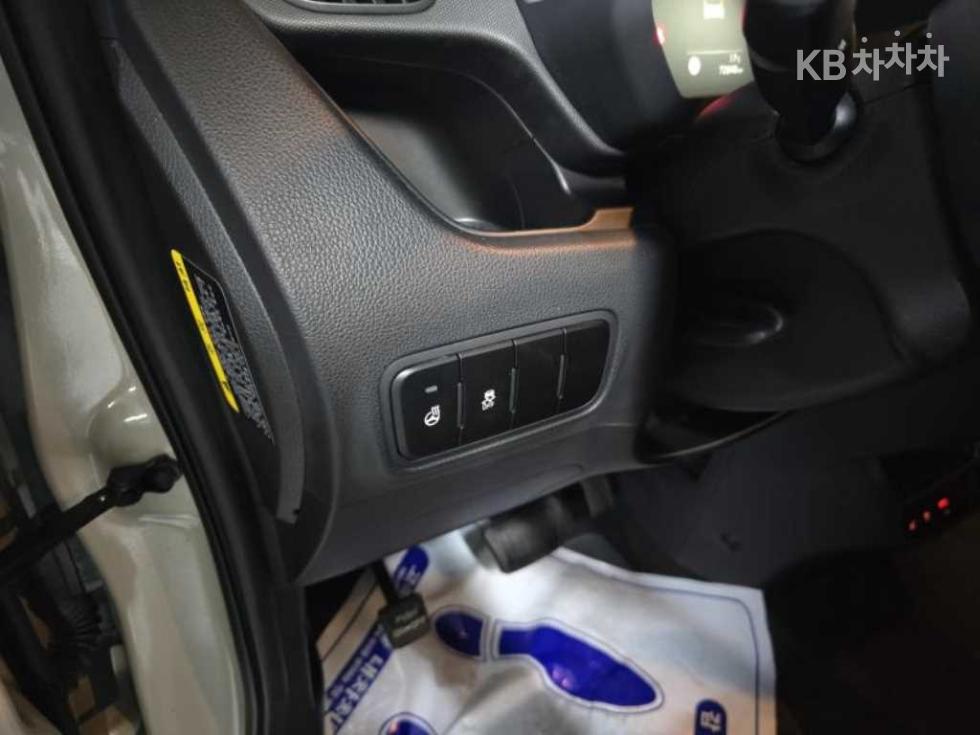2023 - kia kia