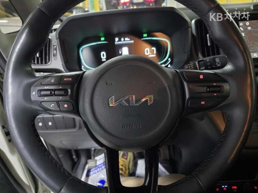 2023 - kia kia