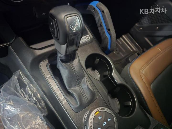 Ford Bronco U725 2.7 4 Door Outer Banks Base Type 8